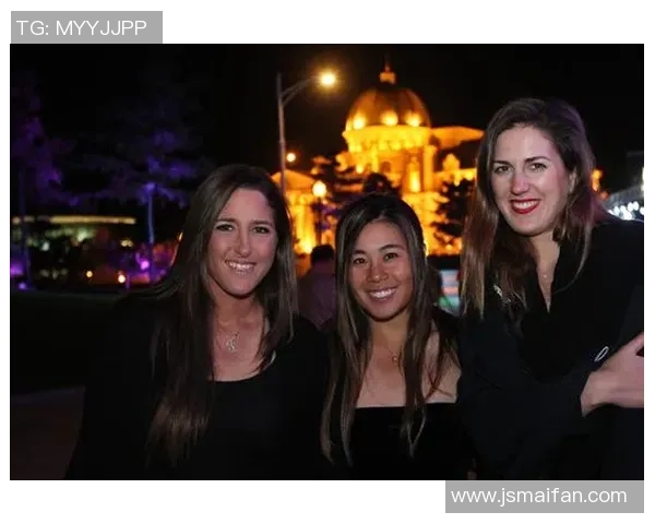 足球明星光临星光晚宴 与名流共度璀璨夜晚盛宴