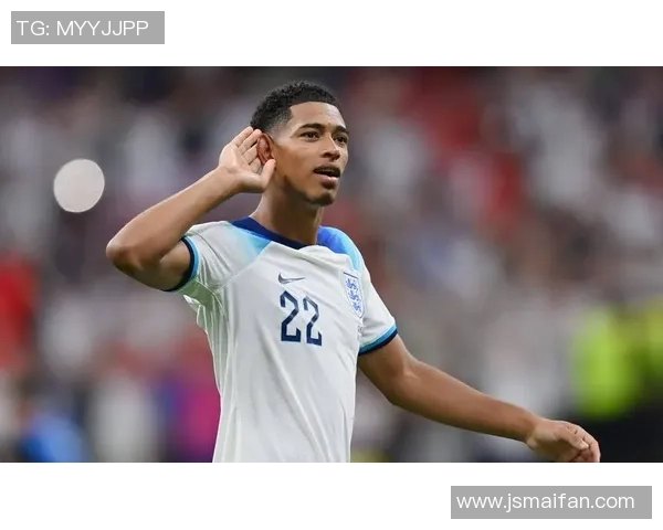 戴帽踢足球的球星有哪些他们的帽子背后隐藏着怎样的故事